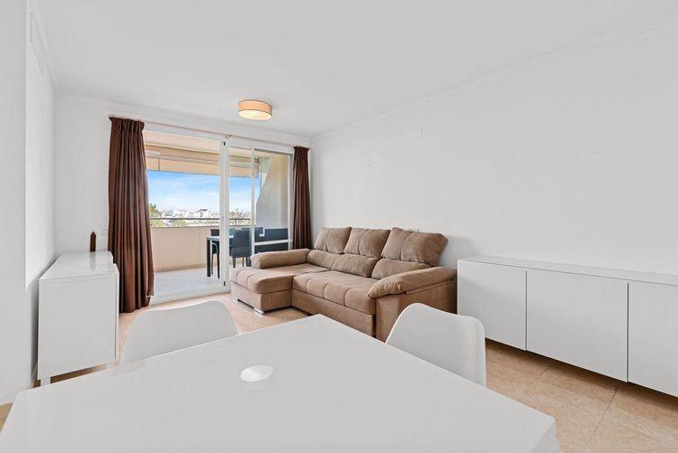 Apartment | Resale in Estepona in Estepona, Costa del Sol - Photo 3