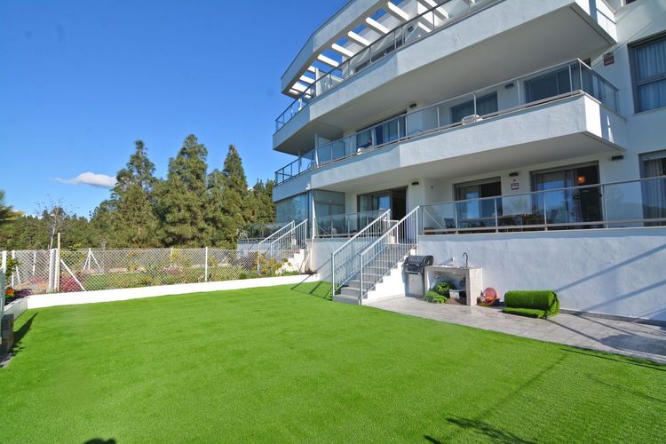 Apartment | Resale in El Chaparral in El Chaparral, Costa del Sol - Photo 5