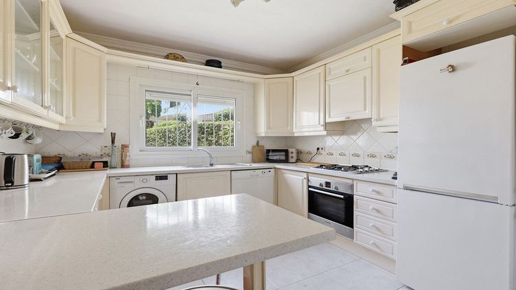 House | Resale in Manilva in Manilva Others, Costa del Sol - Photo 4