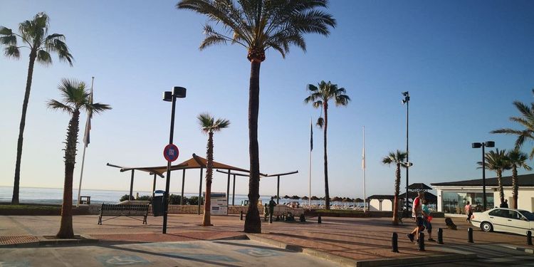 Apartment | Resale in Fuengirola in Fuengirola Others, Costa del Sol - Photo 2