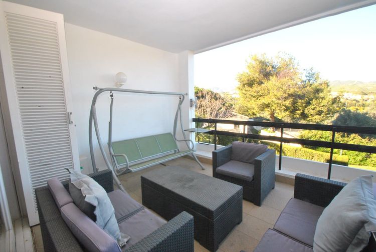 Apartment | Resale in Los Monteros in Los Monteros, Costa del Sol - Photo 2