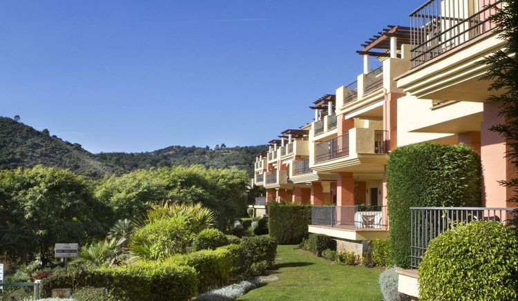 Apartment | Resale in Los Arqueros in Los Arqueros, Costa del Sol - Photo 5