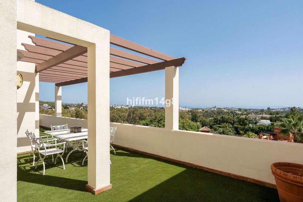 Penthouse | Resale in Nueva Andalucía in Nueva Andalucía Others, Costa del Sol - Main property photo