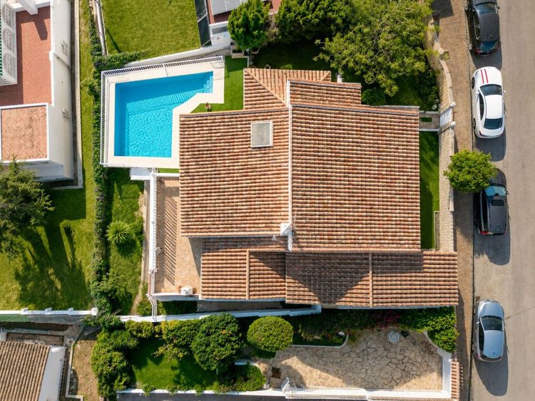 House | Resale in Estepona in Estepona, Costa del Sol - Photo 2