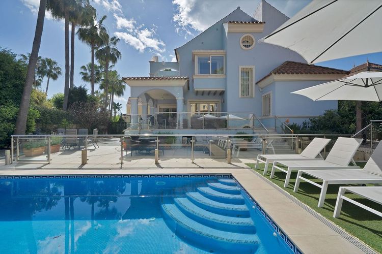 House | Resale in Puerto Banús in Puerto Banús, Costa del Sol - Photo 5