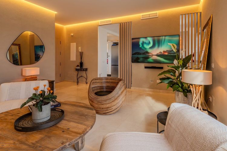 House | Resale in Nueva Andalucía in Nueva Andalucía Others, Costa del Sol - Photo 5