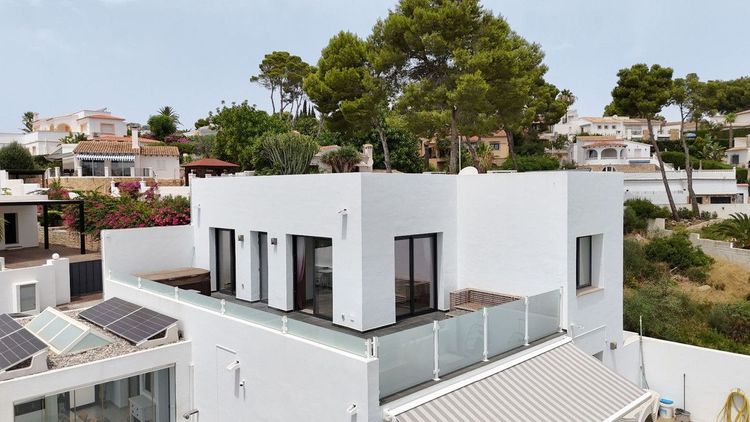 House | Resale in Moraira in Moraira, Costa Blanca - Photo 5