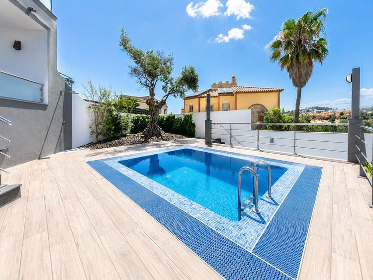 House | Resale in El Faro in El Faro, Costa del Sol - Photo 5