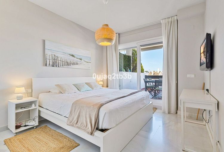 Apartment | Resale in Aloha in Aloha, Nueva Andalucía, Costa del Sol - Photo 5