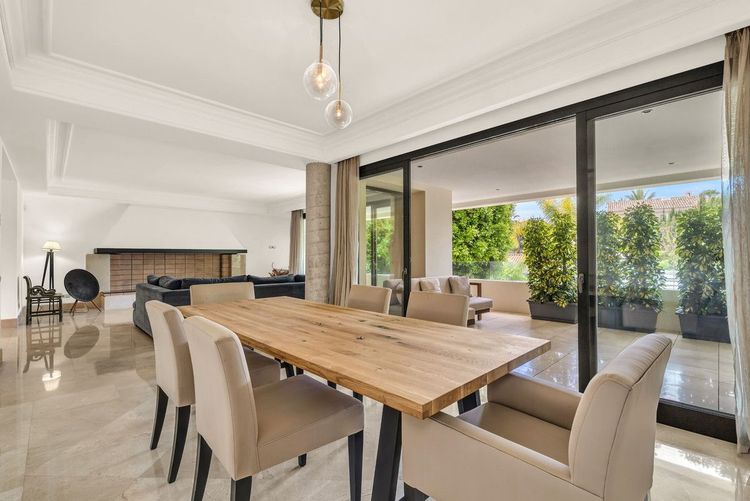 Apartment | Resale in Los Monteros in Los Monteros, Costa del Sol - Photo 3