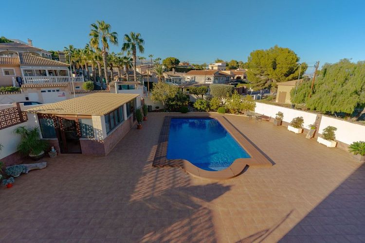 House | Resale in Los Balcones in Los Balcones, Costa Blanca - Photo 2