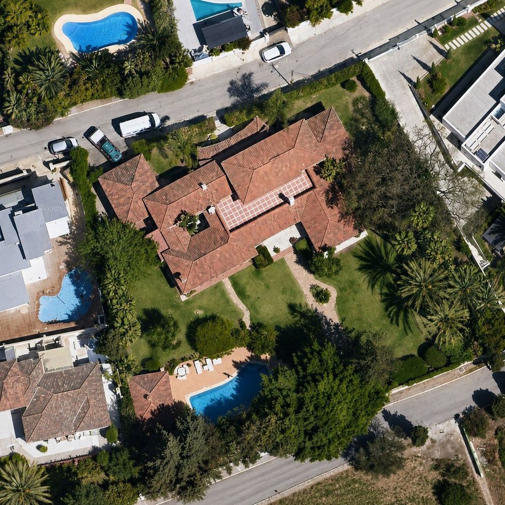 House | Resale in El Paraiso in El Paraiso, Costa del Sol - Main property photo
