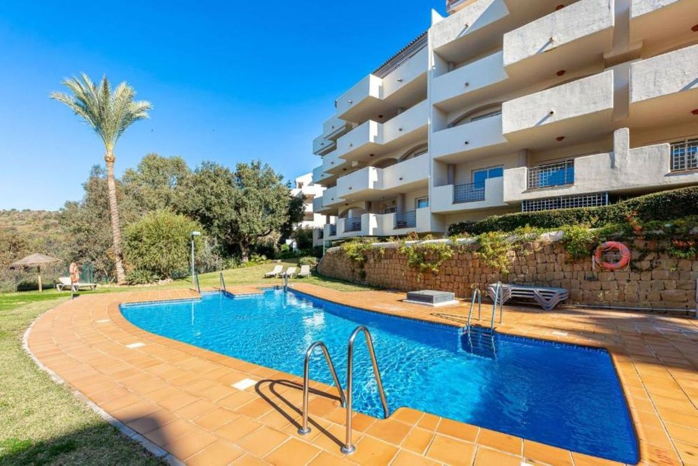 Apartment | Resale in Elviria in Elviria, Costa del Sol - Main property photo
