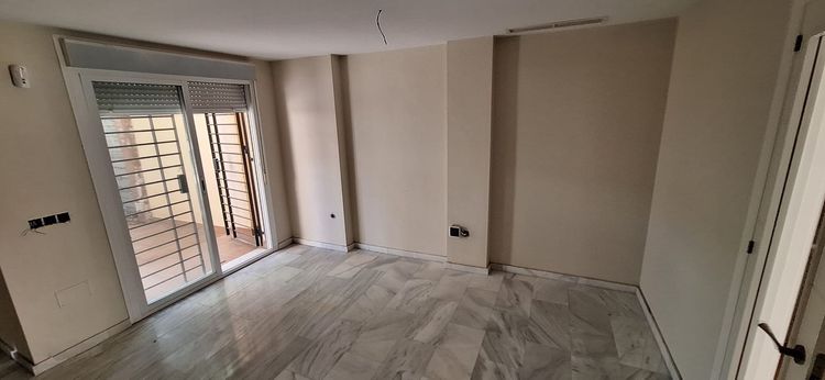 House | Resale in Calahonda in Calahonda, Costa del Sol - Photo 5