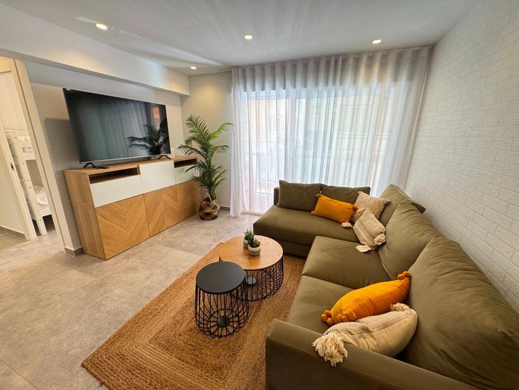Apartment | Resale in Guardamar del Segura in Guardamar del Segura, Costa Blanca - Photo 2