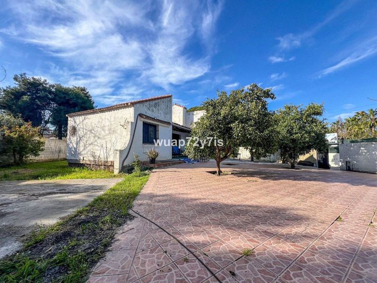 House | Resale in Estepona - Development photo 1