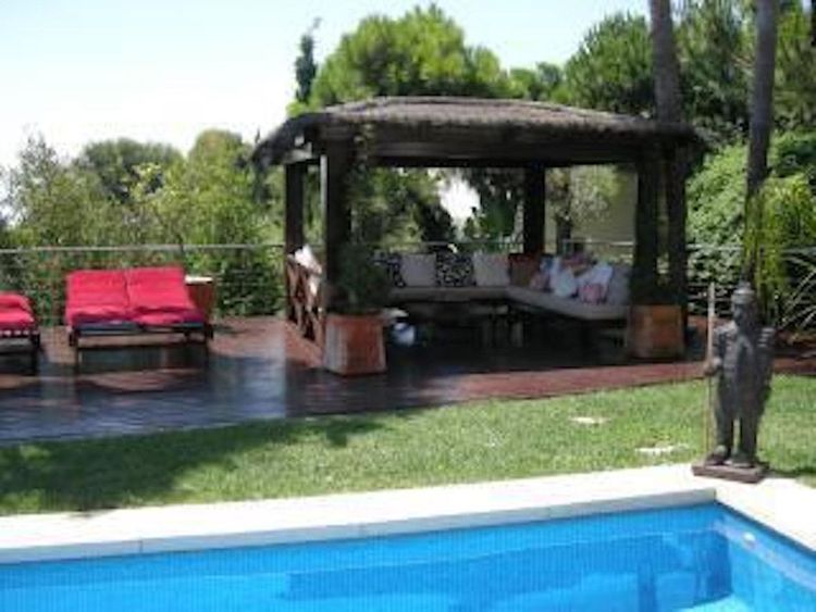 House | Resale in Calahonda in Calahonda, Costa del Sol - Photo 3