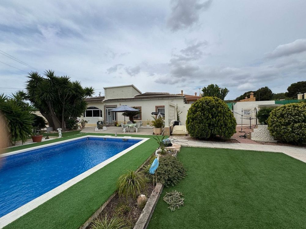 House | Resale in La Marina in La Marina, Costa Blanca - Main property photo