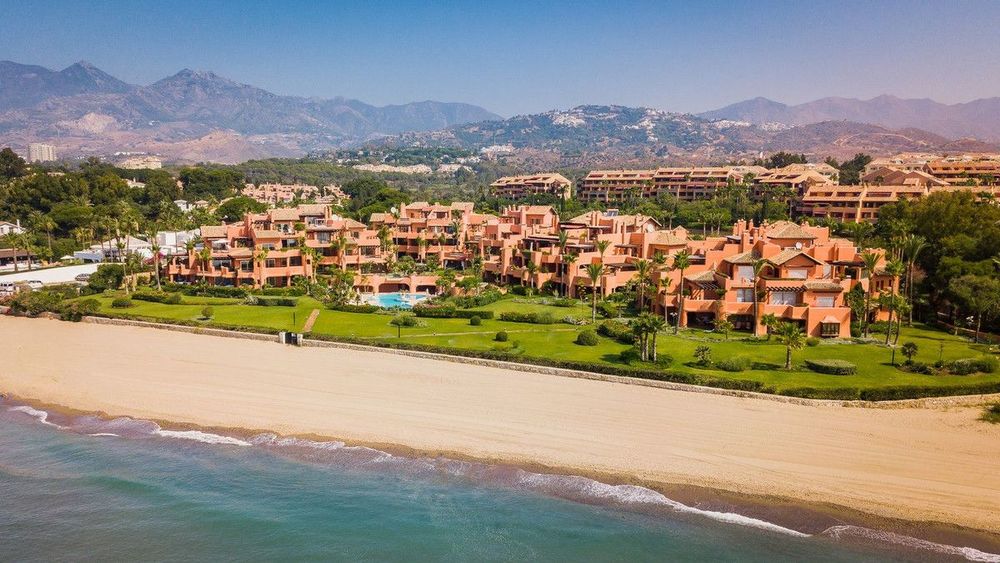 Apartment | Resale in Los Monteros in Los Monteros, Costa del Sol - Main property photo