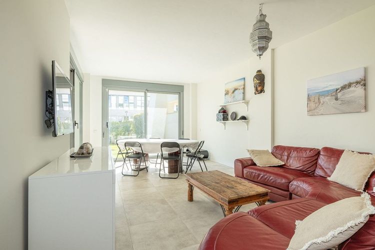 Apartment | Resale in Estepona in Estepona, Costa del Sol - Photo 3
