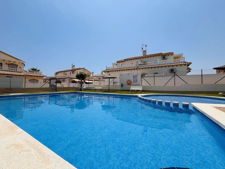 House | Resale in Los Altos in Los Altos, Costa Blanca - Photo 2