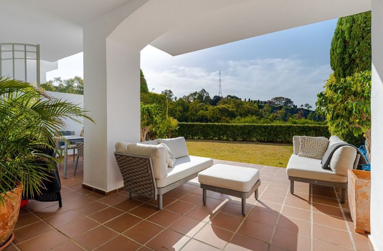 listing card gallery