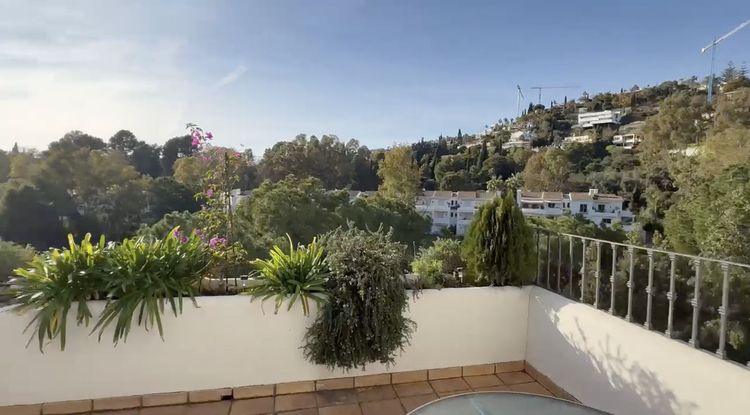 House | Resale in La Quinta in La Quinta, Costa del Sol - Photo 4