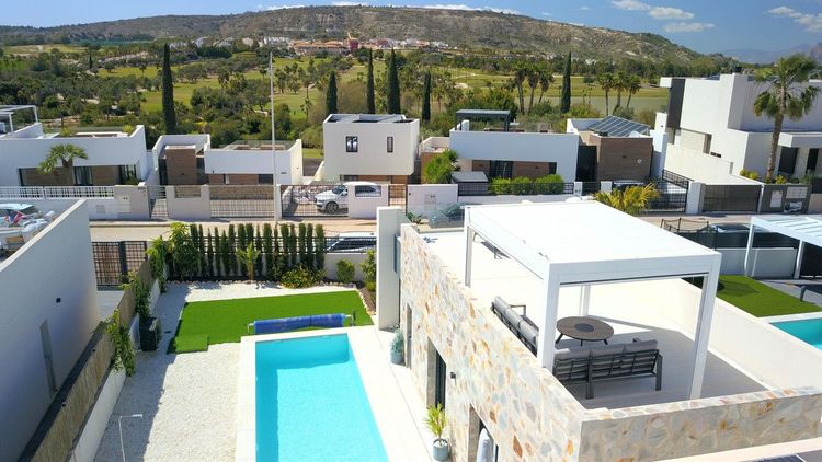 House | Resale in Algorfa in Algorfa, Costa Blanca - Photo 3