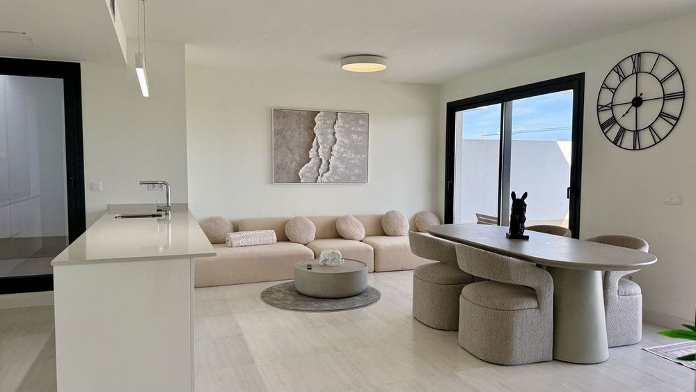 Penthouse | Resale in Estepona in Estepona, Costa del Sol - Main property photo