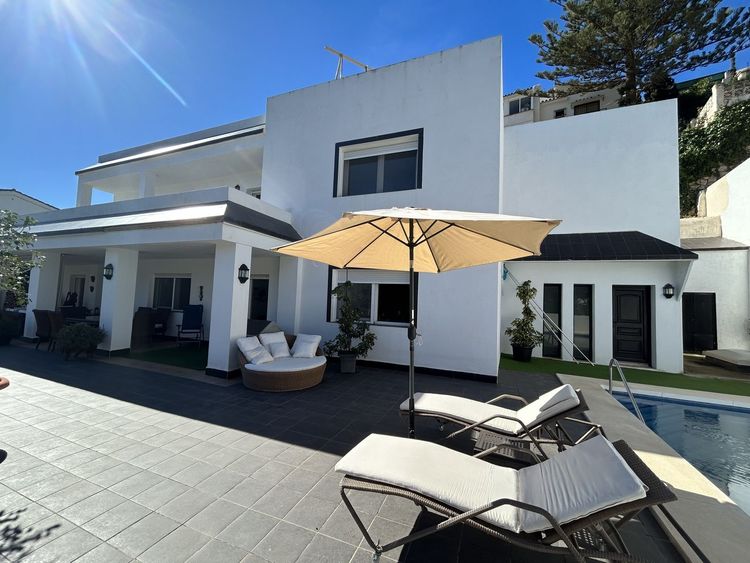 House | Resale in Torremuelle in Torremuelle, Costa del Sol - Photo 3