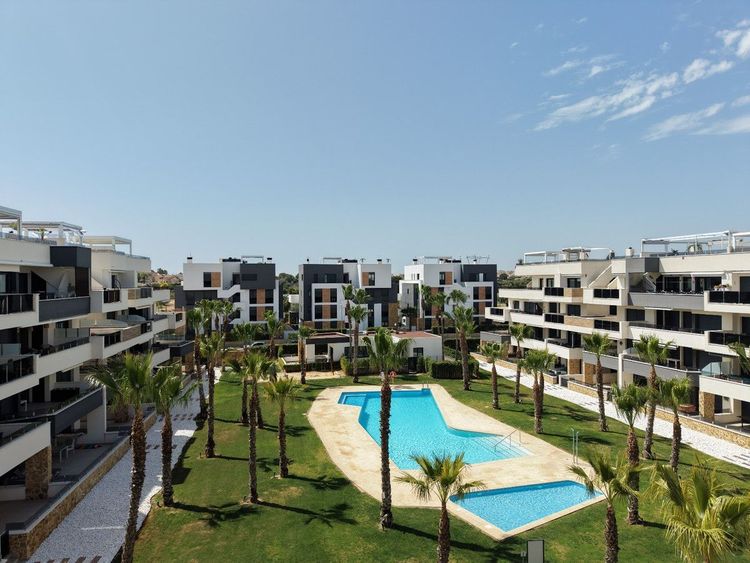 Apartment | Resale in Los Altos in Costa Blanca - Photo 2