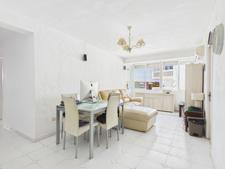 Apartment | Resale in Estepona in Estepona, Costa del Sol - Photo 3