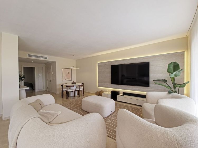 Apartment | Resale in Benahavís in Benahavís Others, Costa del Sol - Photo 3