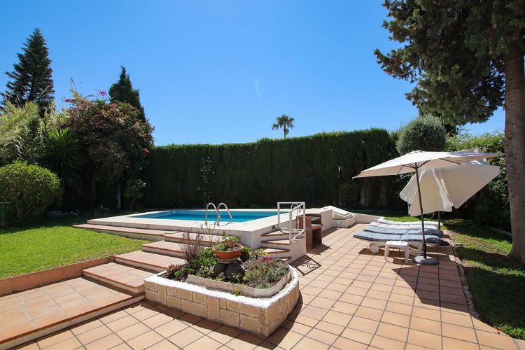 House | Resale in San Pedro de Alcántara in San Pedro de Alcántara Others, Costa del Sol - Photo 2