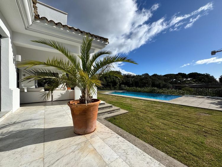 House | Resale in Sotogrande in Sotogrande Others, Costa del Sol - Photo 3