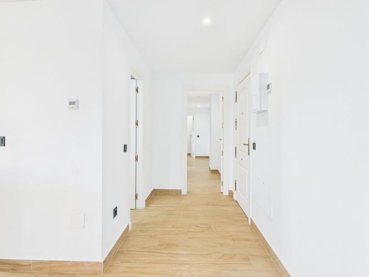 Apartment | Resale in La Duquesa in La Duquesa, Costa del Sol - Photo 5