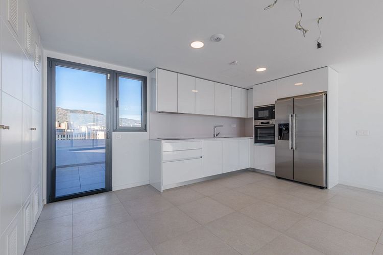 Penthouse | Resale in Playamar in Playamar, Costa del Sol - Photo 5