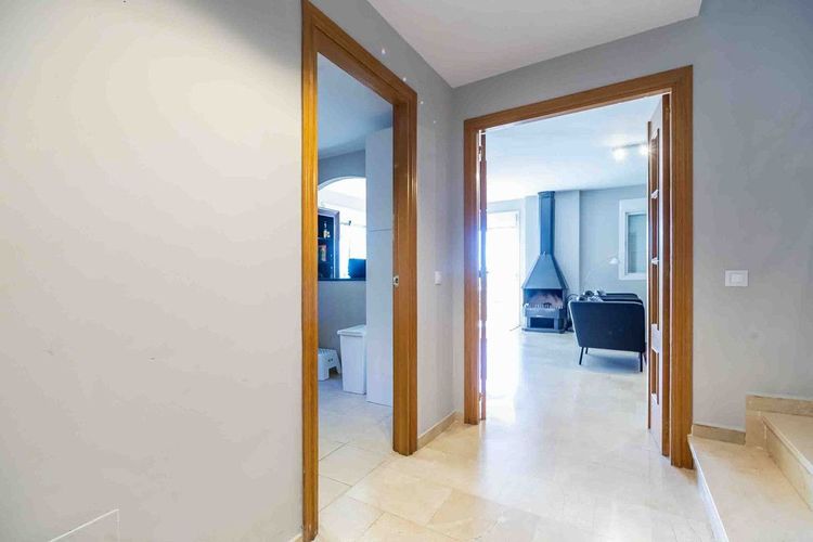 House | Resale in Mijas in Mijas Others, Costa del Sol - Photo 5