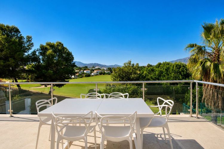 House | Resale in La Cala Golf in La Cala Golf, Costa del Sol - Photo 2