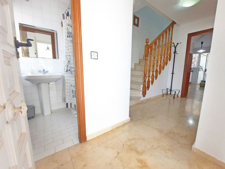 House | Resale in Las Lagunas in Las Lagunas, Costa del Sol - Photo 3