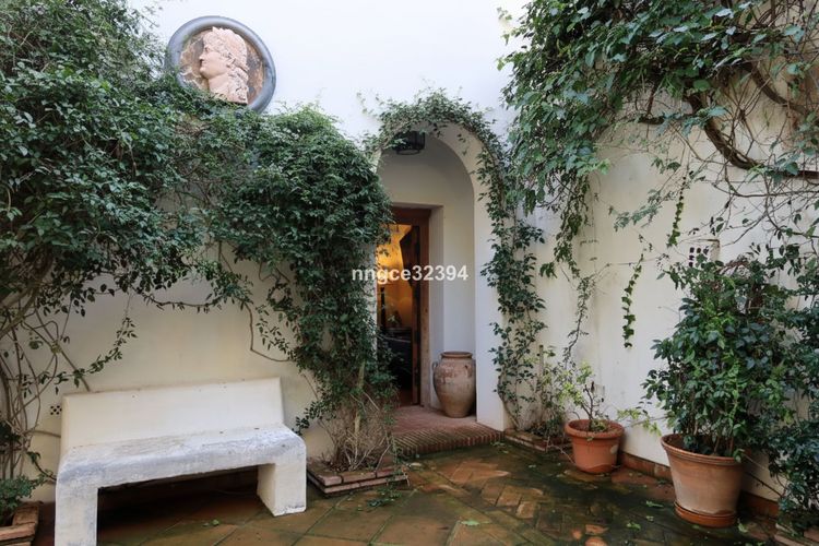 House | Resale in Sotogrande Costa in Sotogrande Costa, Costa del Sol - Photo 4