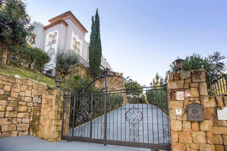 House | Resale in La Quinta in La Quinta, Costa del Sol - Photo 3