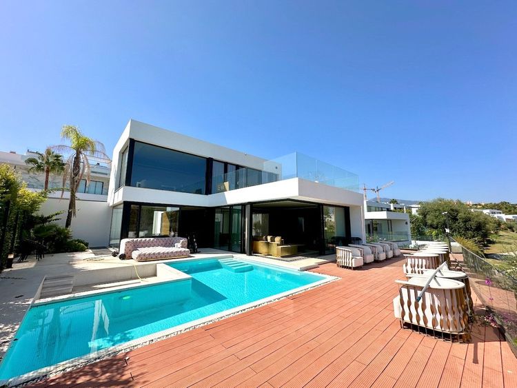 House | Resale in Estepona - Development photo 1