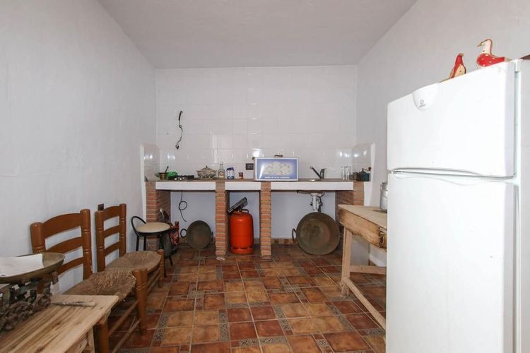 House | Resale in Guaro in Guaro, Costa del Sol - Photo 3
