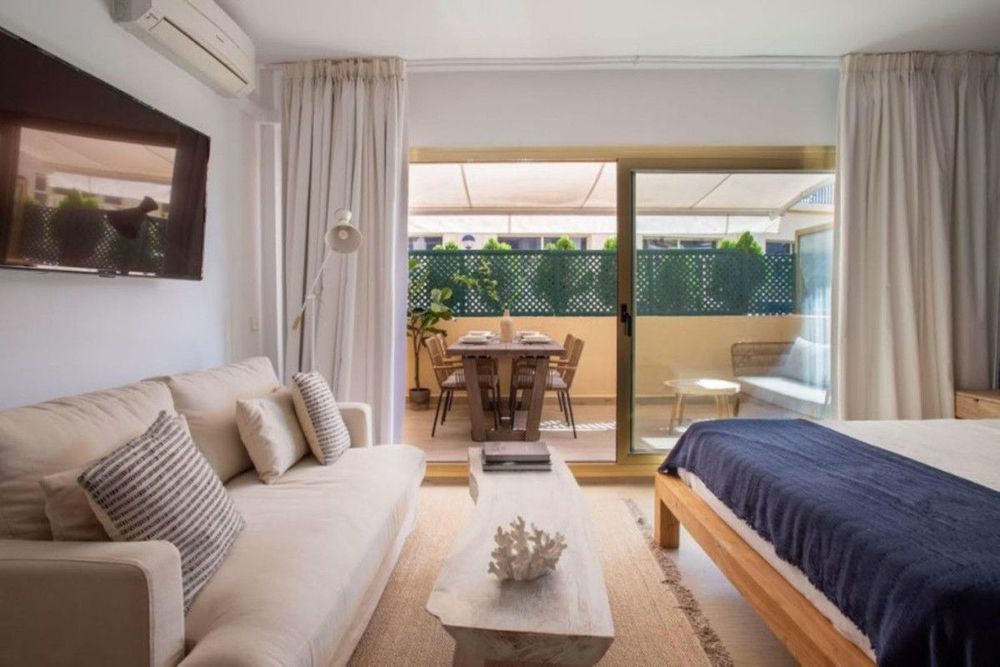 Apartment | Resale in Elviria in Elviria, Costa del Sol - Main property photo