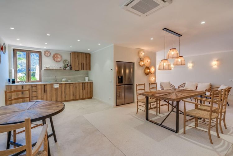 House | Resale in Benahavís in Benahavís Others, Costa del Sol - Photo 2