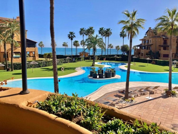 Apartment | Resale in Estepona in Estepona, Costa del Sol - Photo 3