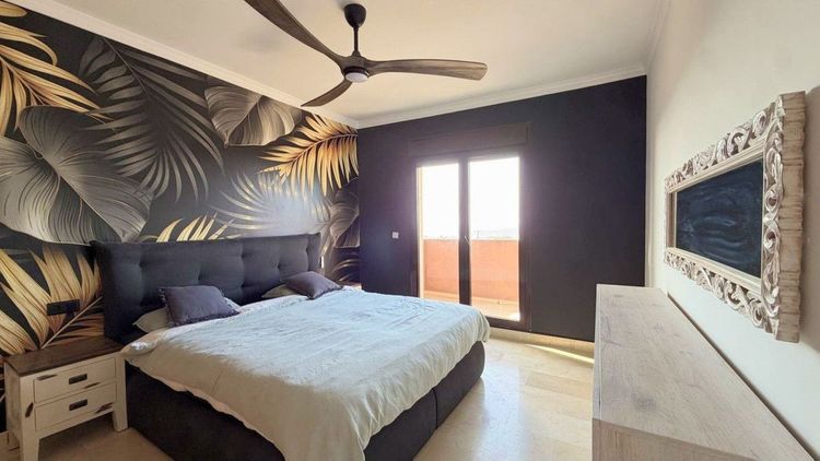 House | Resale in Estepona in Estepona, Costa del Sol - Photo 5
