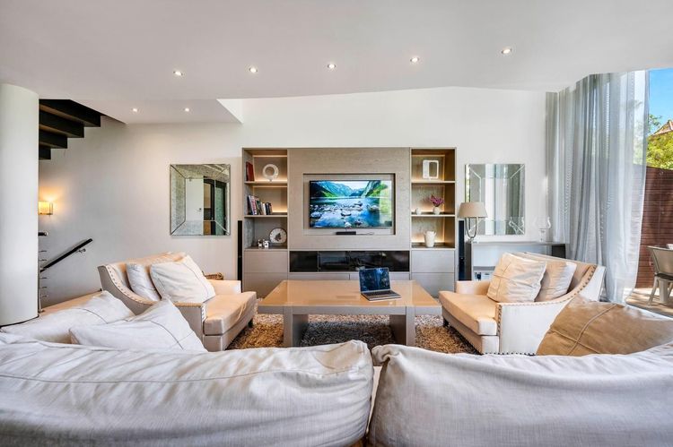 House | Resale in Sierra Blanca - Development photo 1