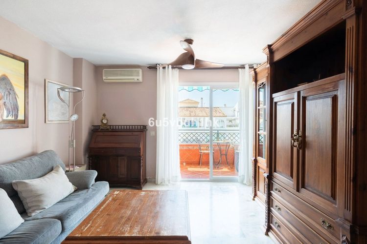 Penthouse | Resale in Las Lagunas - Development photo 1